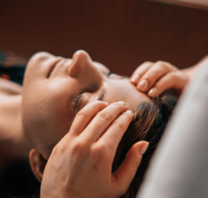 Massage kobido, lifting naturel Massage Kobido Liftant, anti-âge et régénérant